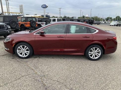 Used 2016 Chrysler 200 Limited w/ Anniversary Edition FWD image 8
