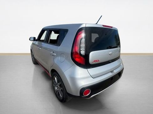 Used 2018 Kia Soul ! FWD image 5