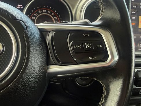 Used 2018 Jeep Wrangler Unlimited Sahara w/ Uconnect 4C Nav & Sound Group AWD/4WD image 27