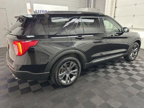 Used 2023 Ford Explorer XLT w/ Equipment Group 202A AWD/4WD image 11