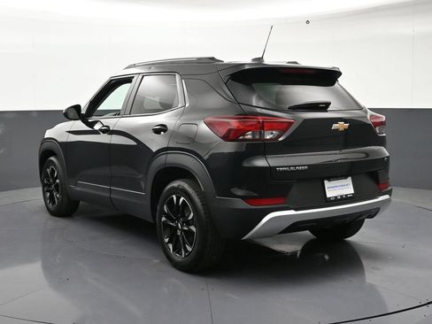 Used 2023 Chevrolet TrailBlazer LT FWD image 3