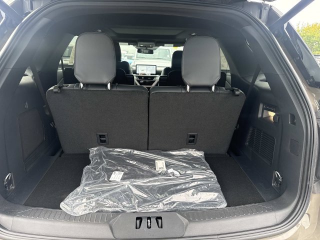 New 2026 Ford Explorer ST w/ Sun And Sound Package AWD/4WD image 4