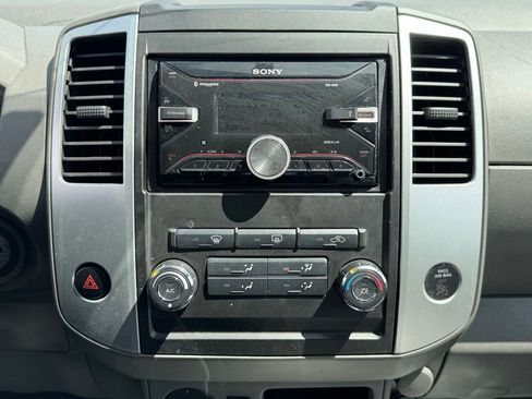 Used 2011 Nissan Frontier SV RWD image 9