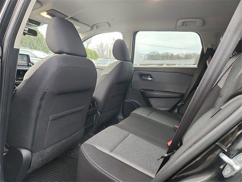 Used 2022 Nissan Rogue SV image 10