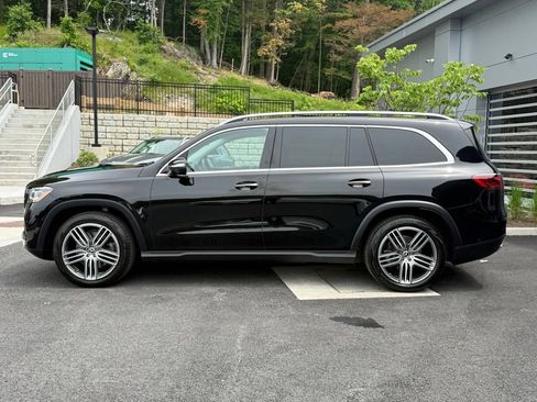Used 2026 Mercedes-Benz GLS 450 4MATIC image 4