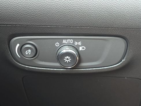 Used 2024 Buick Encore GX Preferred w/ Advanced Technology Package FWD image 19