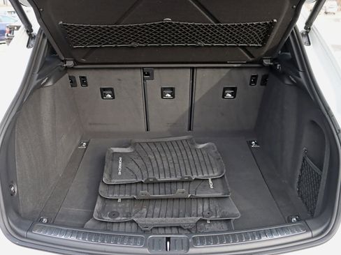 Used 2018 Porsche Macan Sport Edition image 35