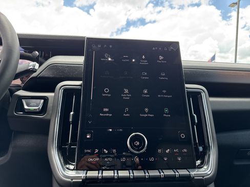 New 2026 GMC Yukon Denali AWD/4WD image 24