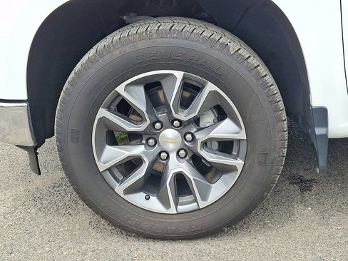 Used 2023 Chevrolet Silverado 1500 LT AWD/4WD image 32