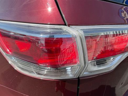 Used 2015 Toyota Highlander XLE AWD/4WD image 13