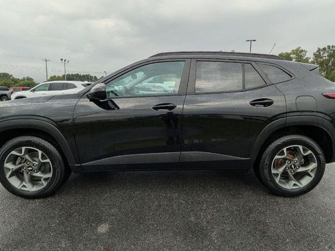 Used 2024 Chevrolet Trax LT FWD image 6