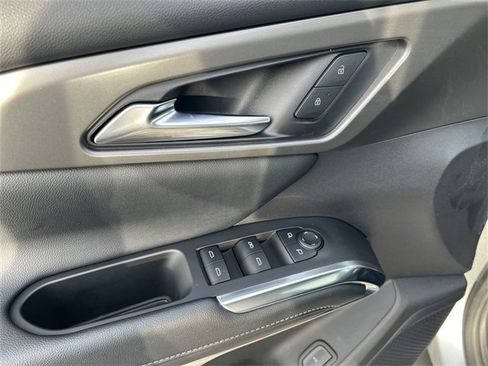 Certified 2025 Chevrolet Traverse LT image 15