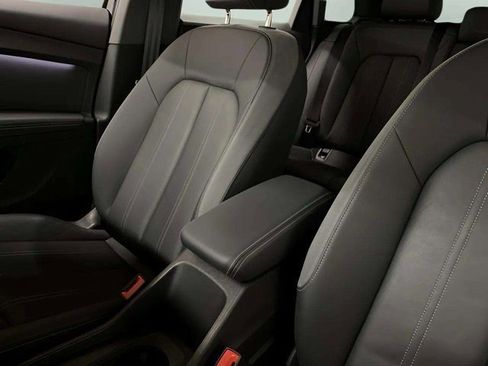 Used 2024 Audi Q4 e-tron Premium w/ Convenience Package image 61