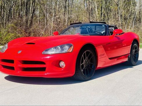 Used 2003 Dodge Viper SRT-10 RWD image 2