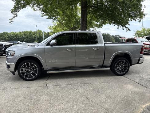 Used 2022 RAM 1500 Laramie AWD/4WD image 4