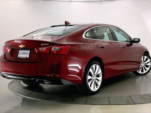 Used 2018 Chevrolet Malibu Premier w/ Premier Sun and Wheel Package image 12