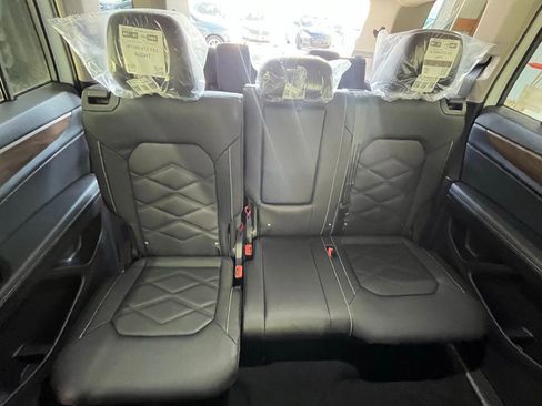 New 2026 Volkswagen Atlas SE image 25