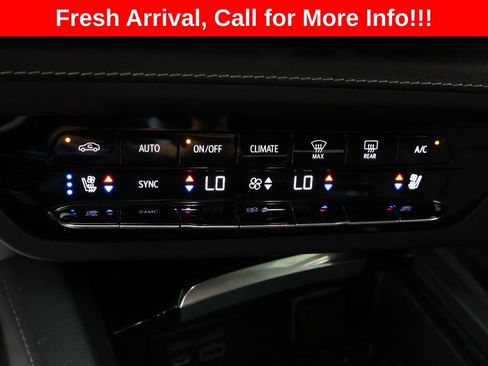 Used 2023 Buick Envision Avenir AWD/4WD image 21