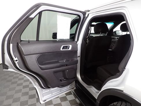 Used 2013 Ford Explorer XLT FWD image 31