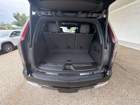 Certified 2022 Cadillac Escalade Premium Luxury AWD/4WD image 27