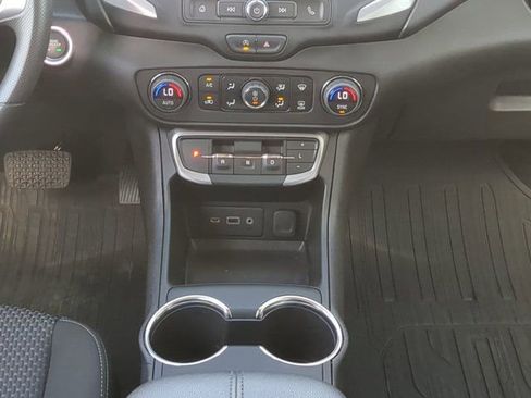Used 2024 GMC Terrain SLE w/ Driver Convenience Package FWD image 18