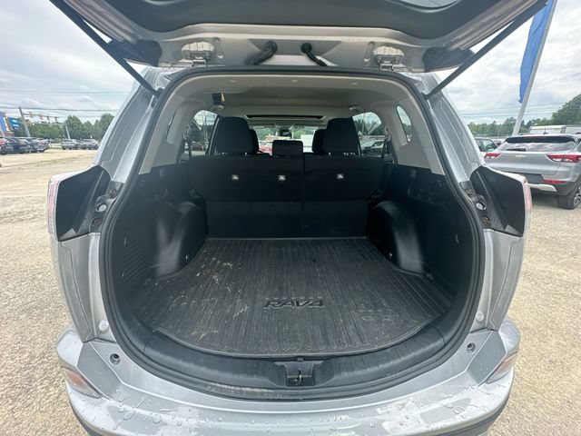 Used 2018 Toyota RAV4 XLE w/ Plus Extra Value Package AWD/4WD image 28