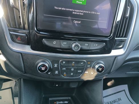 Used 2022 Chevrolet Traverse LT image 25