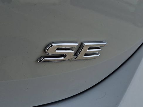 Used 2024 Toyota Camry SE FWD image 30