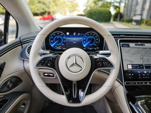Used 2022 Mercedes-Benz EQS 450+ Sedan image 33