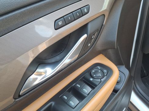 Certified 2019 GMC Terrain SLT w/ Preferred Package AWD/4WD image 14