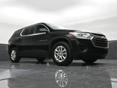 Used 2021 Chevrolet Traverse LS FWD image 26