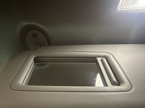 Used 2025 Toyota Prius Plug-In Hybrid image 13