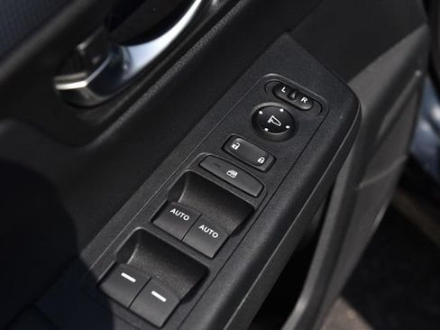 Used 2025 Honda CR-V Sport image 8
