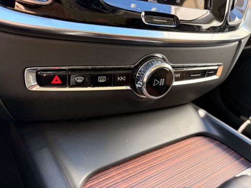 Certified 2025 Volvo V60 B5 Cross Country Plus image 18