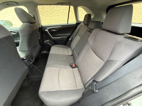 Used 2019 Toyota RAV4 XLE w/ Convenience Package AWD/4WD image 24