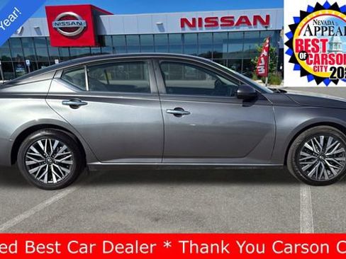 Used 2023 Nissan Altima 2.5 SV image 2