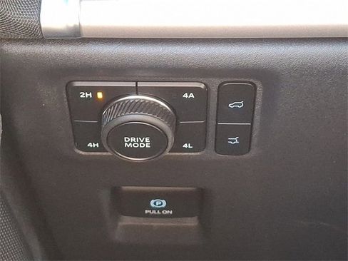 New 2025 Ford Expedition Active image 14