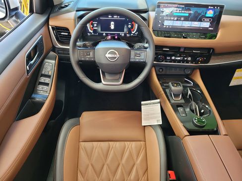 New 2026 Nissan Rogue Platinum w/ Tech Package image 8