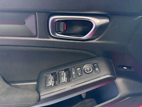 Used 2023 Honda Civic Sport image 3