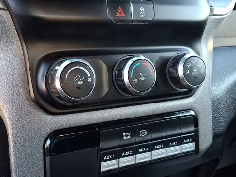 Used 2024 RAM 2500 Tradesman w/ Chrome Appearance Group image 18