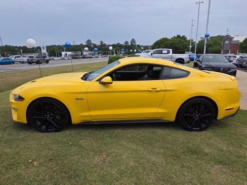 Used 2018 Ford Mustang GT Premium w/ Equipment Group 401A RWD image 8