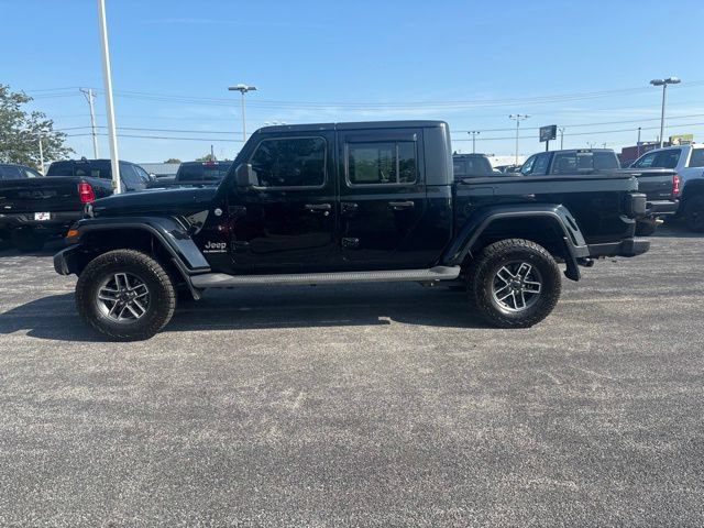 Used 2020 Jeep Gladiator Overland AWD/4WD image 4