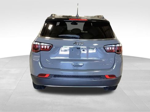 Used 2023 Jeep Compass Limited AWD/4WD image 5