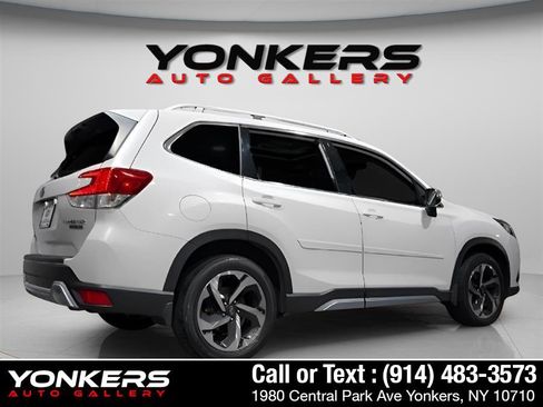 Used 2022 Subaru Forester Touring image 6