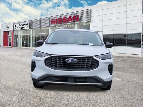 Used 2023 Ford Escape Active w/ Cold Weather Package image 2