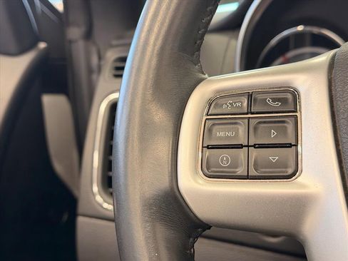 Used 2013 Chrysler 200 Limited image 19