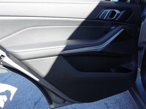 Used 2023 BMW X7 xDrive40i w/ Parking Assistance Package image 27