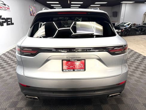 Used 2020 Porsche Cayenne AWD/4WD image 13