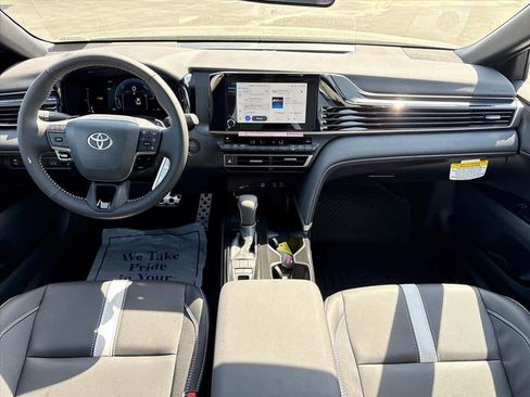 Used 2026 Toyota Camry SE FWD image 11