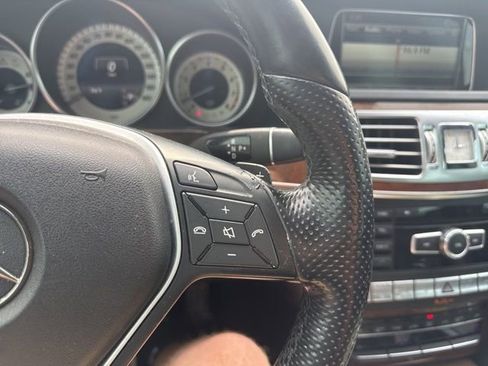 Used 2014 Mercedes-Benz E 550 4MATIC Sedan image 23